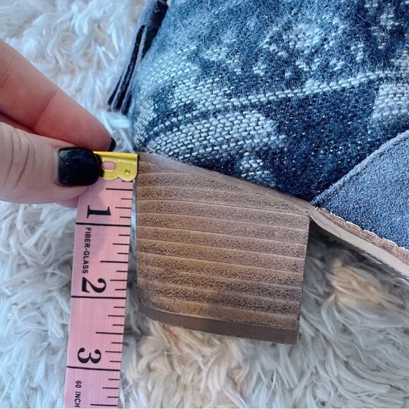 TOMS casual southwestern style ankle booties boots womens size 7 western - Picture 4 of 9